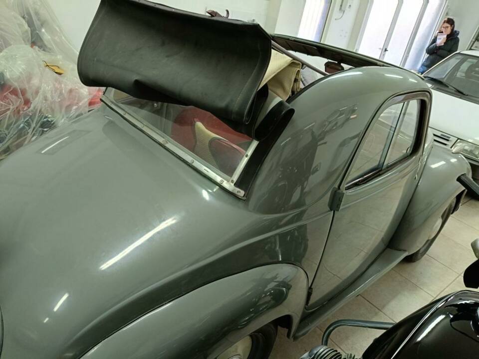 Bild 32/44 von FIAT 500 C Topolino (1950)