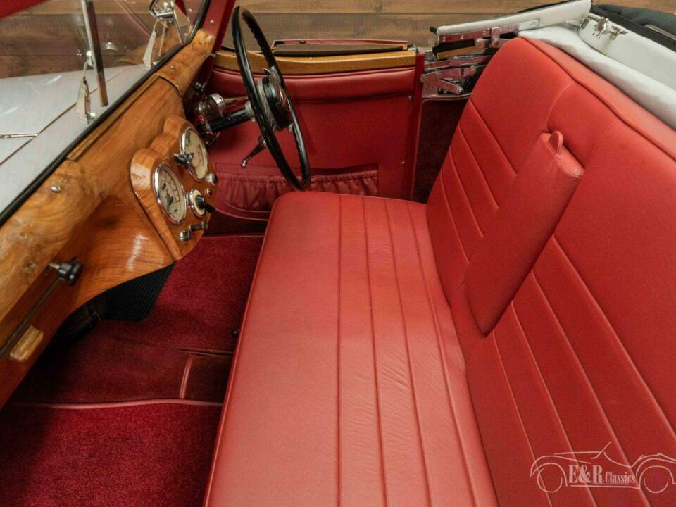 Immagine 13/19 di Triumph 2000 Roadster (1949)