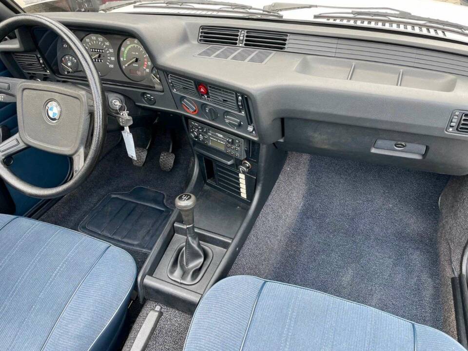Image 17/20 of BMW 315 (1985)