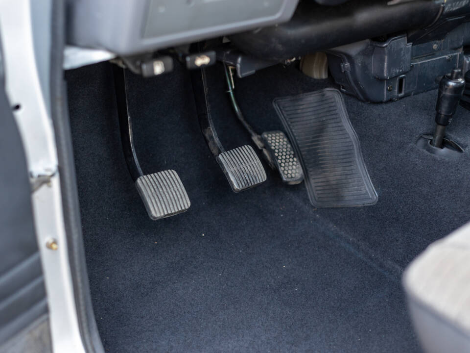 Image 65/100 of Toyota Land Cruiser HJ61 GX (1987)