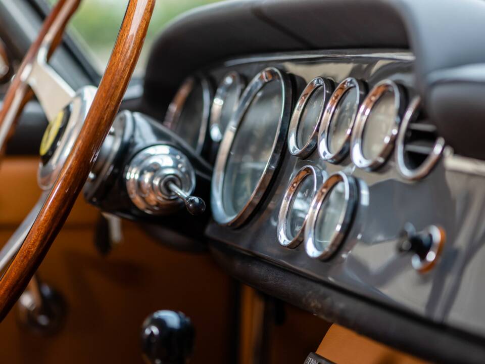 Bild 21/50 von Ferrari 250 GT/E (1963)