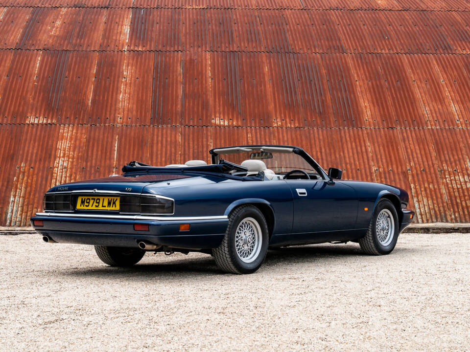Image 12/38 of Jaguar XJS 4.0 (1995)
