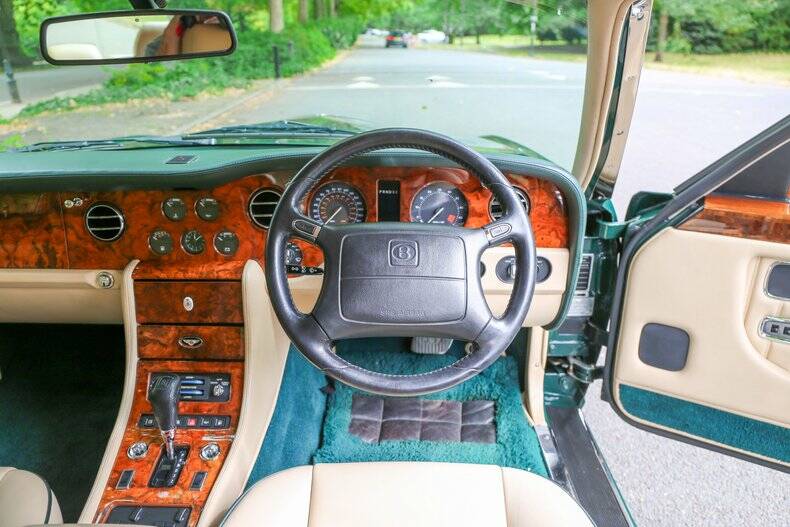 Image 3/50 of Bentley Turbo RT (1997)