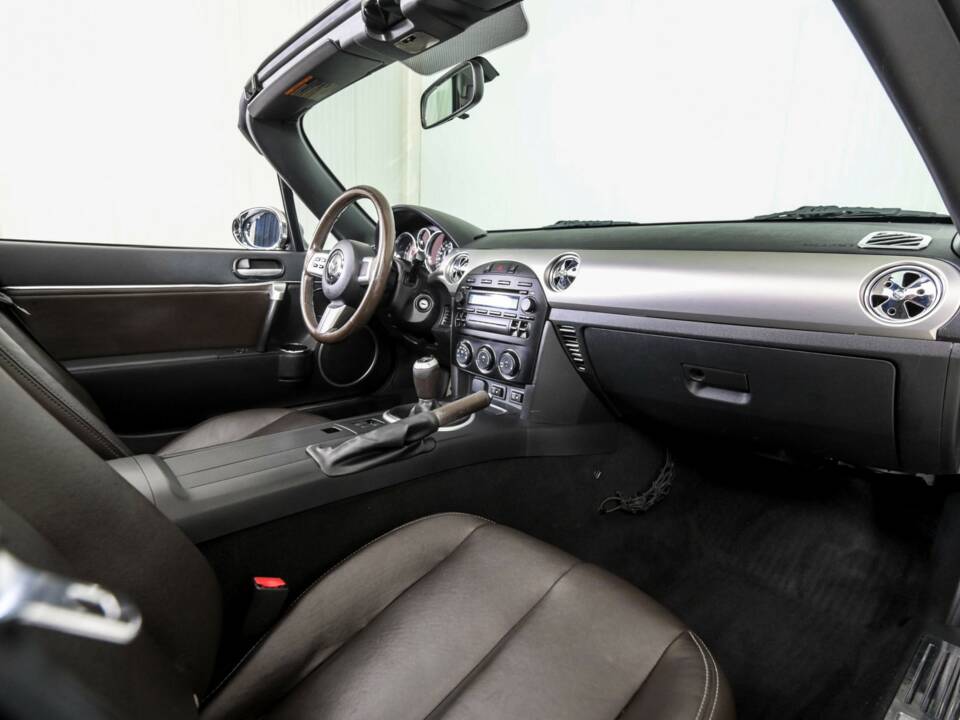 Image 15/50 of Mazda MX-5 2.0 (2009)