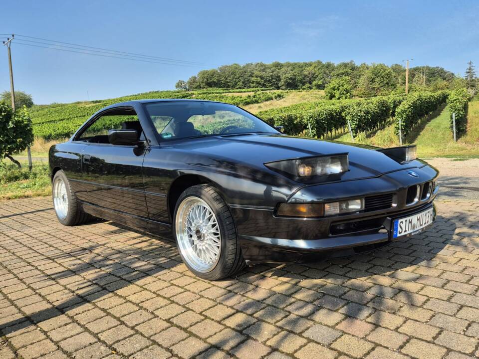 Immagine 4/9 di BMW 850i (1990)