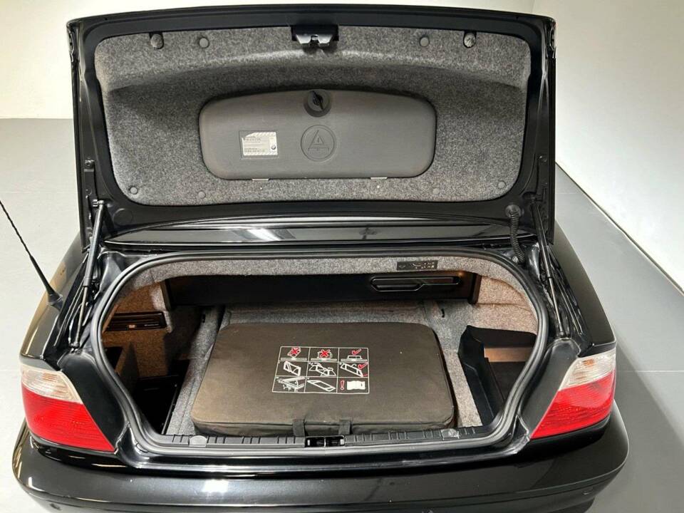 Immagine 8/15 di BMW 325Ci (2003)