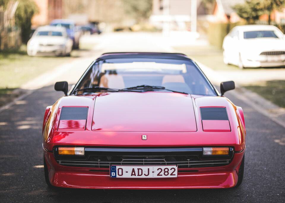 Image 4/8 of Ferrari 308 GTS Quattrovalvole (1985)