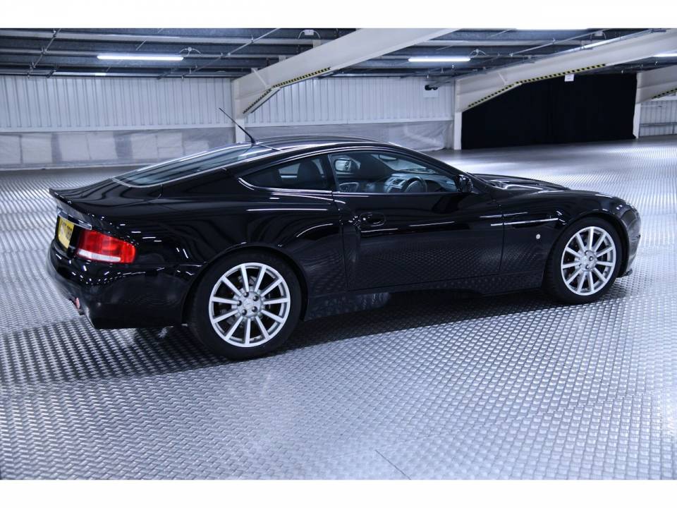 Bild 12/50 von Aston Martin V12 Vanquish S Ultimate Edition (2007)