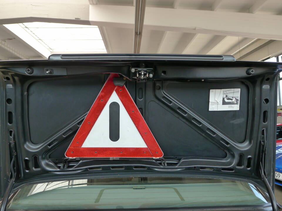 Image 13/34 de Mercedes-Benz 190 E 1.8 (1991)