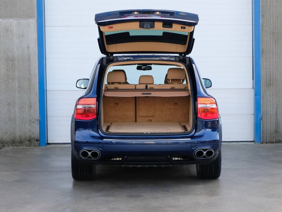 Immagine 7/70 di Porsche Cayenne S (2007)