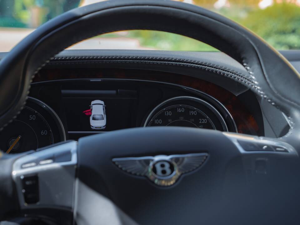 Imagen 36/68 de Bentley Flying Spur V8 S (2017)