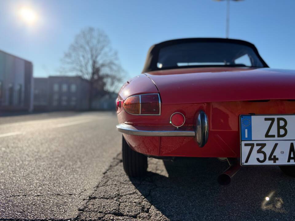 Bild 8/18 von Alfa Romeo 1750 Spider Veloce (1970)
