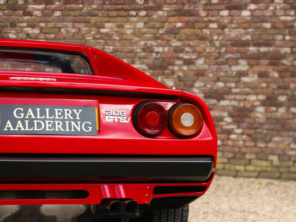 Image 43/50 de Ferrari 308 GTSi (1981)