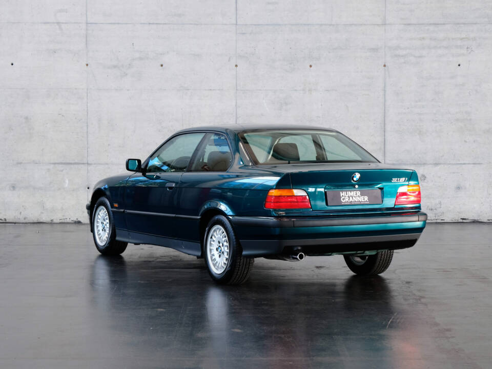 Image 2/23 of BMW 316i (1995)