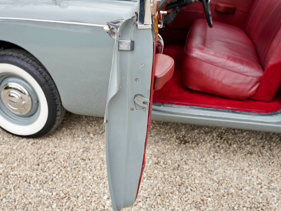 Image 27/50 de Jaguar Mk IX (1959)