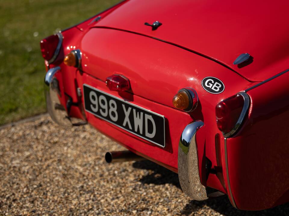 Image 41/50 of Triumph TR 3 (1956)