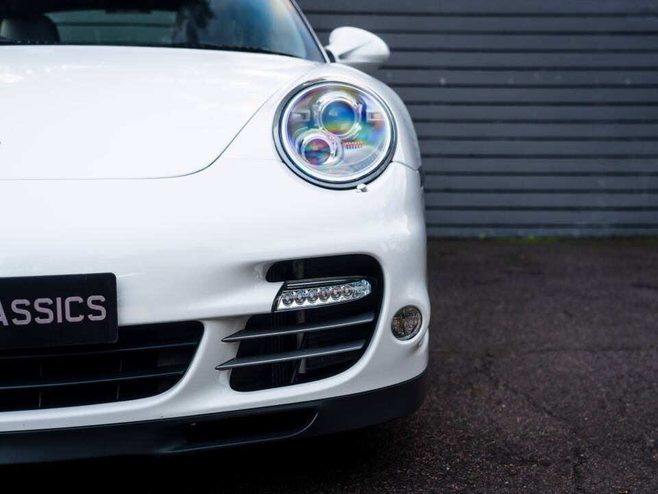 Bild 14/52 von Porsche 911 Turbo (2010)