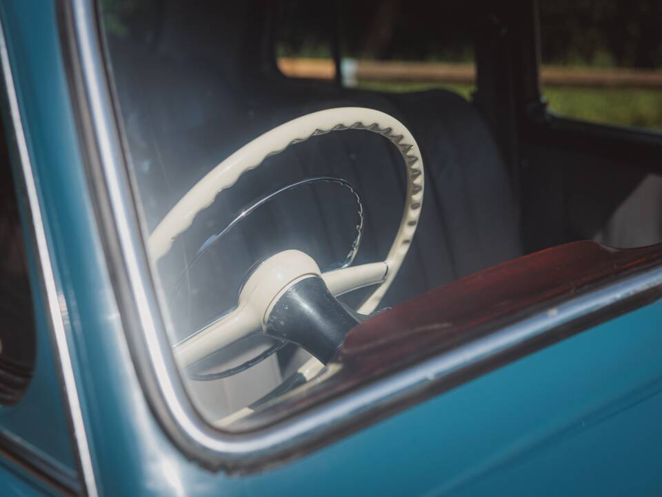 Image 16/50 of Mercedes-Benz 220 a (1956)