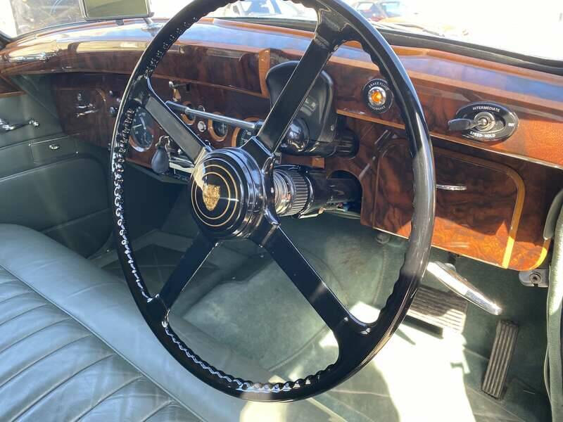 Image 18/35 of Jaguar Mk IX (1960)