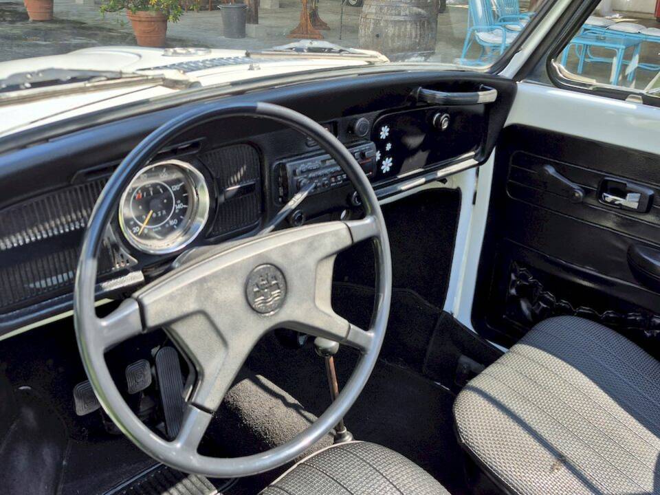 Image 32/73 of Volkswagen Beetle 1300 (1972)