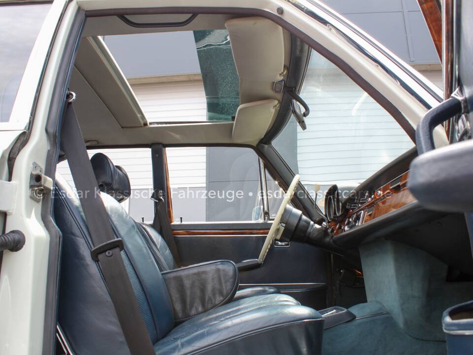 Image 17/35 de Mercedes-Benz 300 SEL 3.5 (1971)