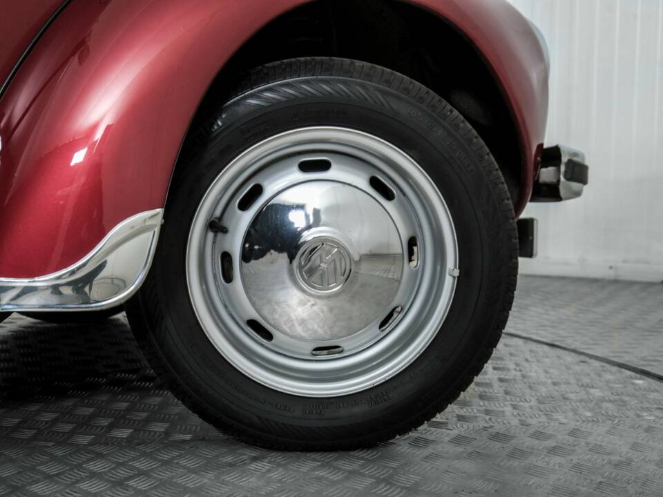 Image 44/50 of Volkswagen Beetle 1303 LS (1977)