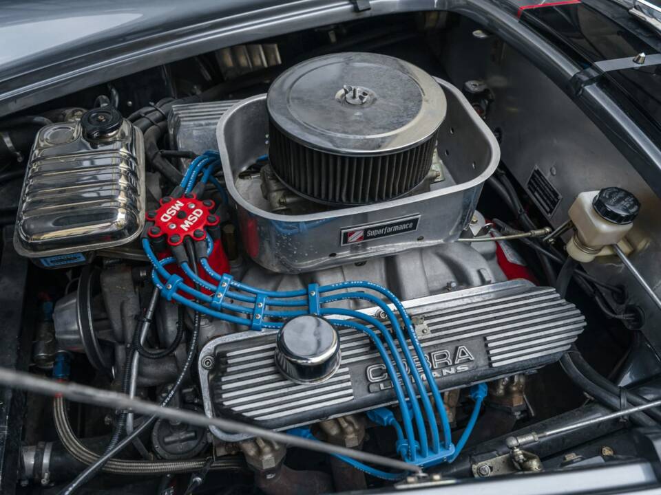 Image 12/16 of AC Cobra 427 (1965)