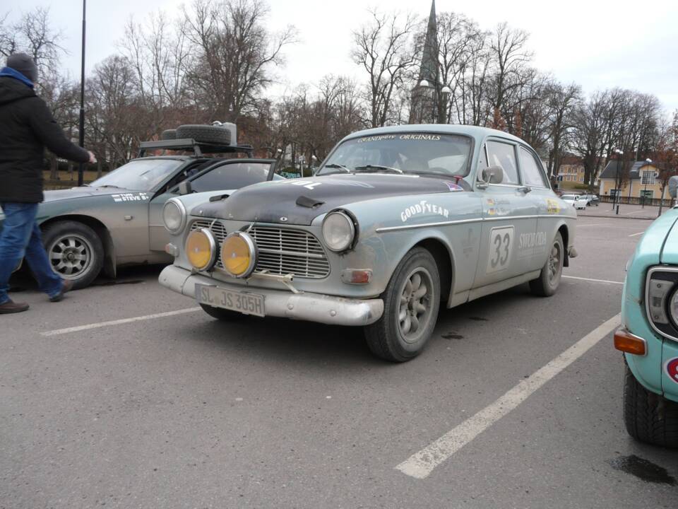 Image 15/18 of Volvo P 122 S (1966)