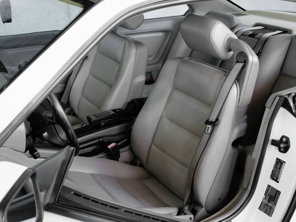 Bild 21/45 von BMW 850i (1990)