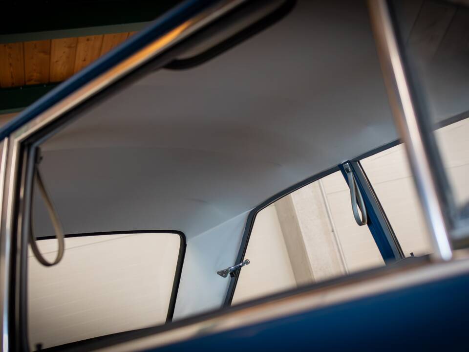 Image 18/26 of Ford Taunus 17m 1700 (1965)