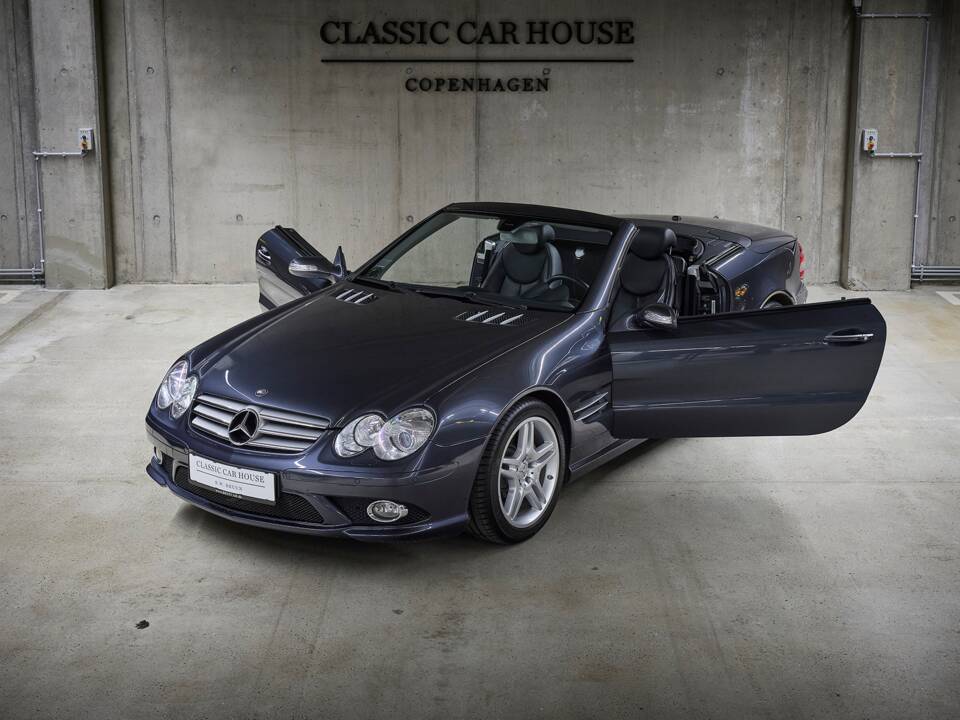 Image 17/99 de Mercedes-Benz SL 550 (2007)