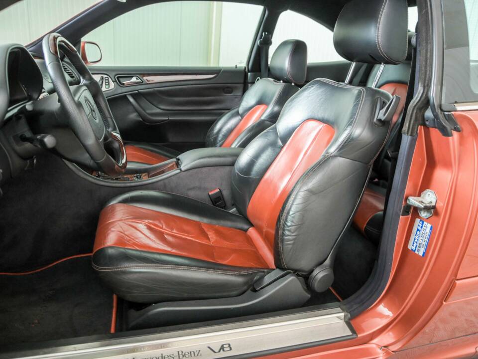 Image 15/50 of Mercedes-Benz CLK 430 (1999)