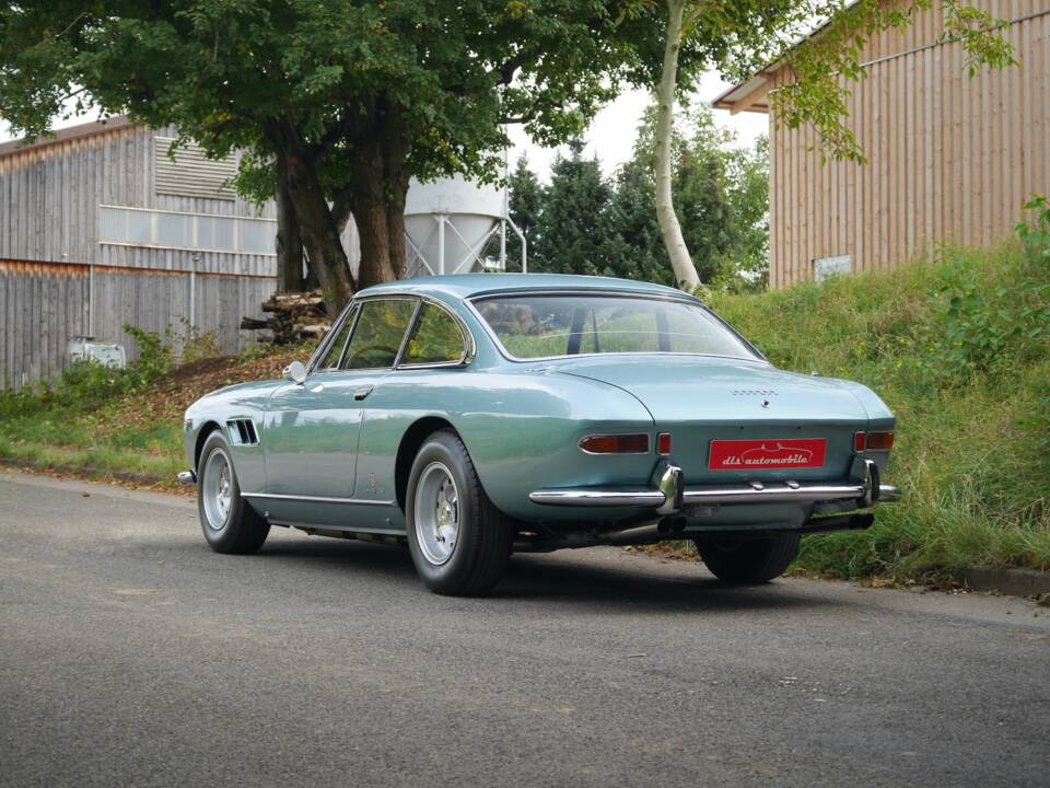 Image 19/45 of Ferrari 330 GT (1967)