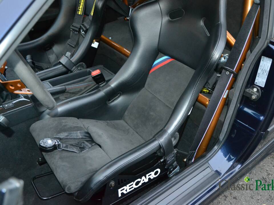 Image 18/50 of BMW 323i (1998)