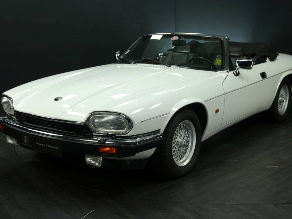 Image 3/50 de Jaguar XJS 5.3 V12 (1992)