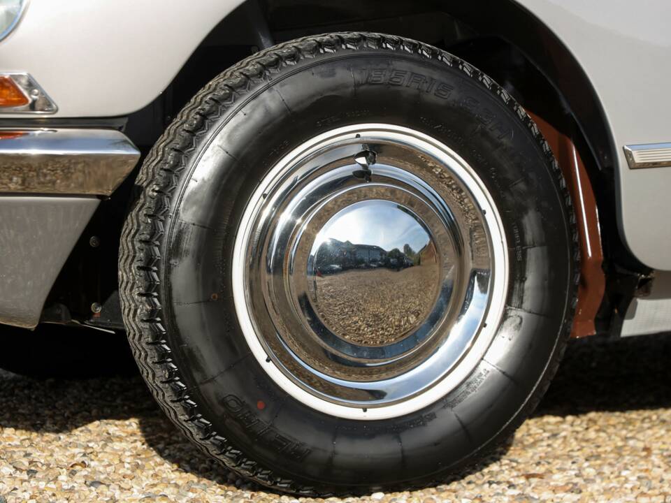 Bild 32/50 von Citroën DS 20 (1974)