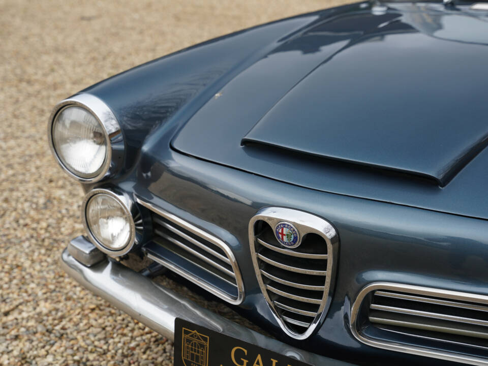 Afbeelding 22/50 van Alfa Romeo 2600 Spider (1962)