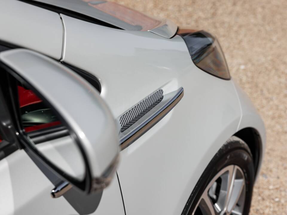 Bild 20/50 von Aston Martin Cygnet (2011)