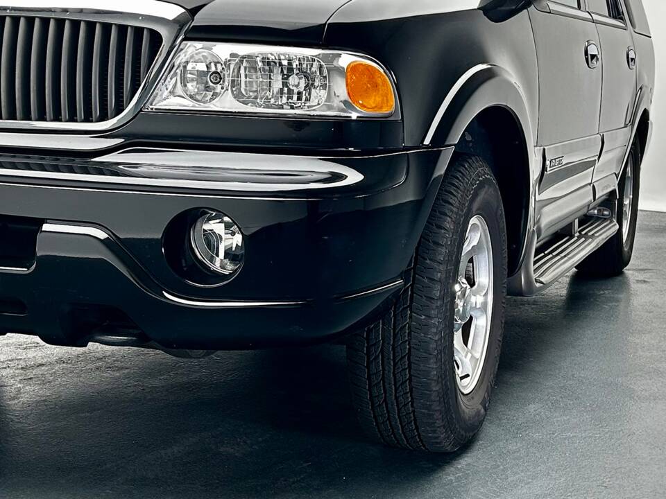 Bild 4/17 von Lincoln Navigator (1998)