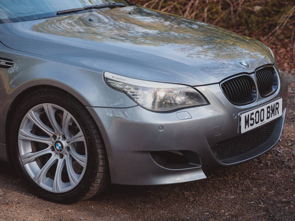 Immagine 11/35 di BMW M5 Touring (2007)
