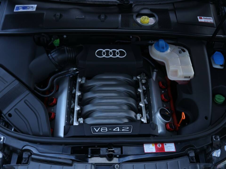 Image 4/50 de Audi S4 (2004)
