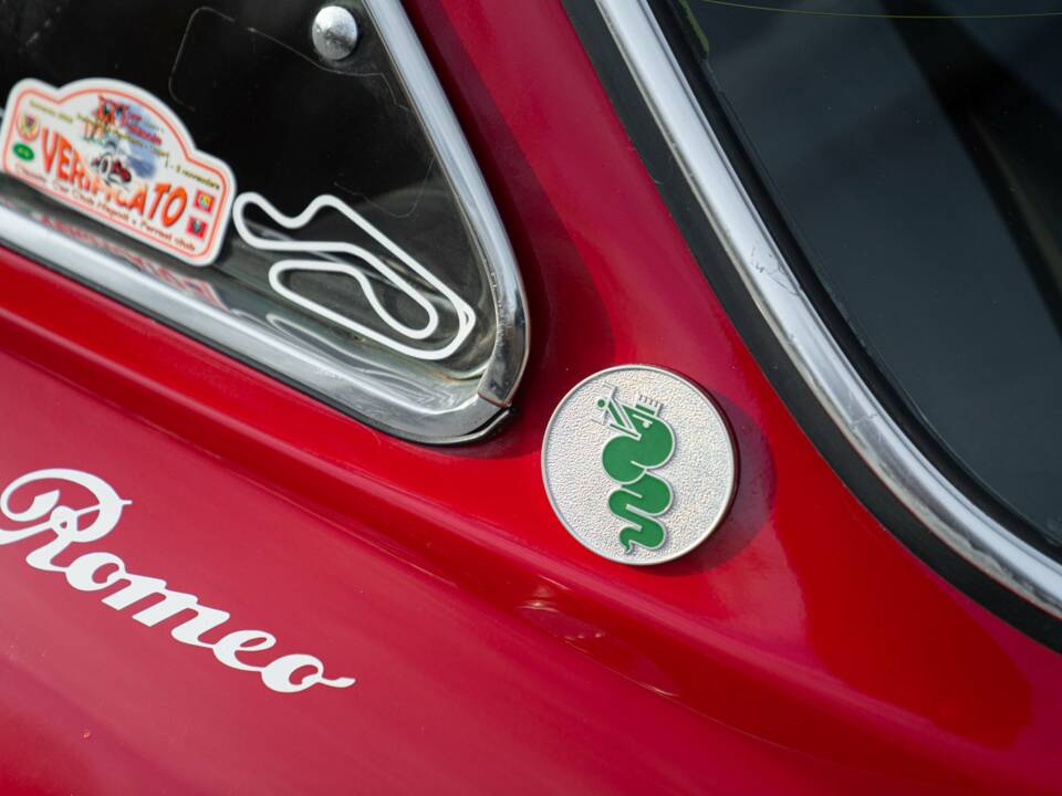 Bild 25/50 von Alfa Romeo 2000 GT Veloce (1973)