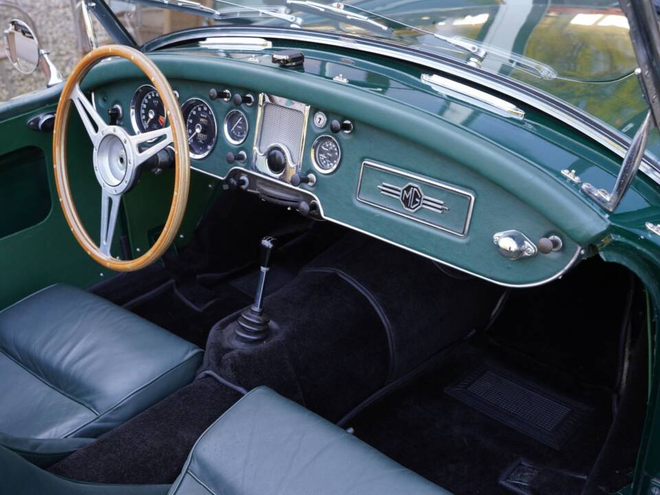 Image 40/50 of MG MGA Twin Cam (1959)