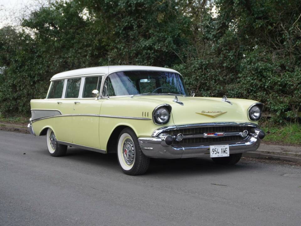 Immagine 1/23 di Chevrolet Bel Air Station Wagon (1957)