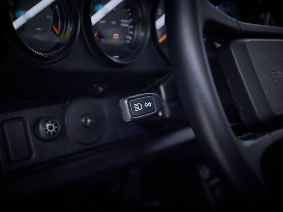 Immagine 67/96 di Porsche 911 Speedster 3.2 (1989)