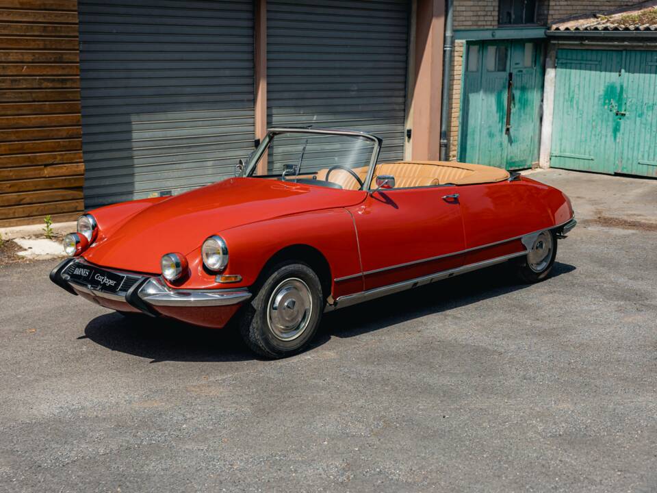 Image 8/56 of Citroën DS 21 Chapron (1967)