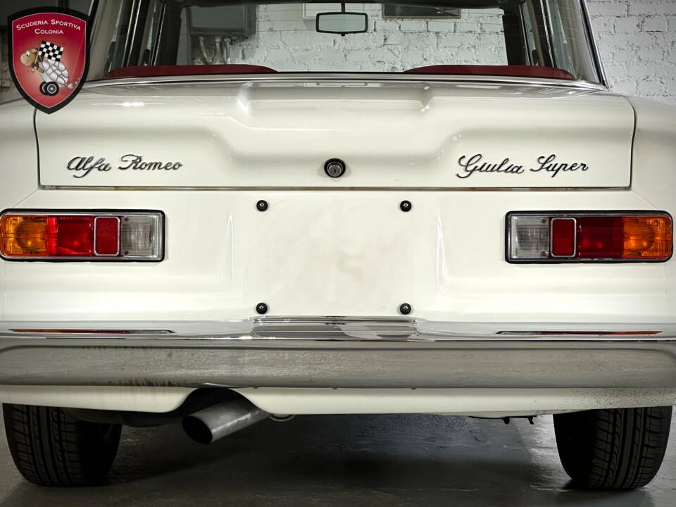 Image 44/69 of Alfa Romeo Giulia Nuova Super 1600 (1975)