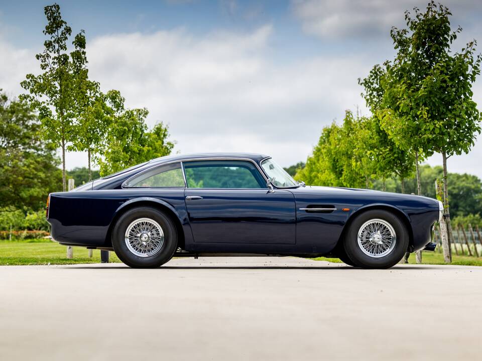 Image 2/41 of Aston Martin DB 4 GT (1959)
