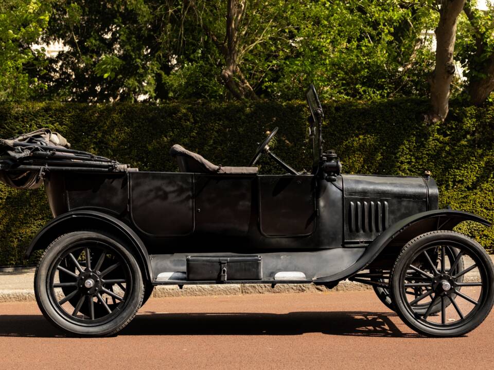 Imagen 2/45 de Ford Modell T (1917)