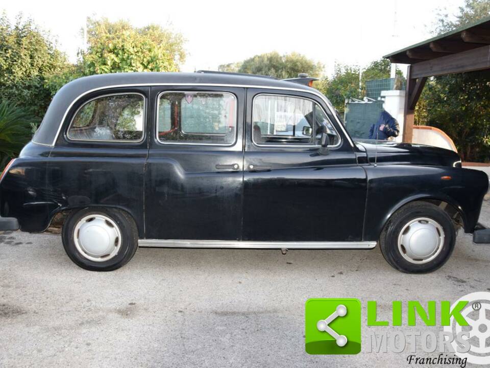 Immagine 4/10 di Carbodies FX 4 R London Taxi (1994)